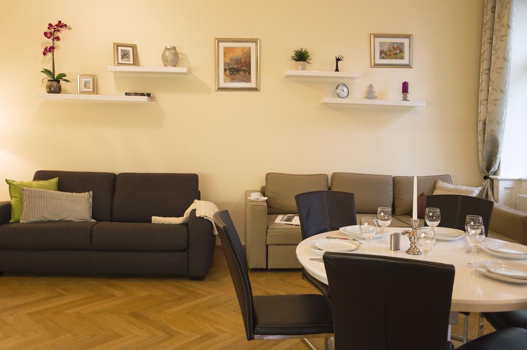 Modern Apartment Vsehrdova Prague Exterior photo